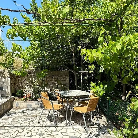Apartment With A Parking Space Mali Losinj